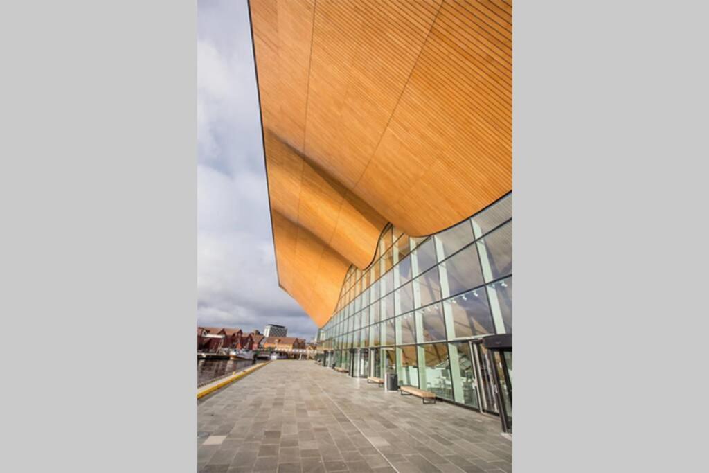 Kongensgate, Koselig Liten Leilighet, 5 Min Unna Sentrum Kristiansand Exterior foto